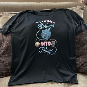 Black Graphic T-Shirt with Yarn Design size 2XL